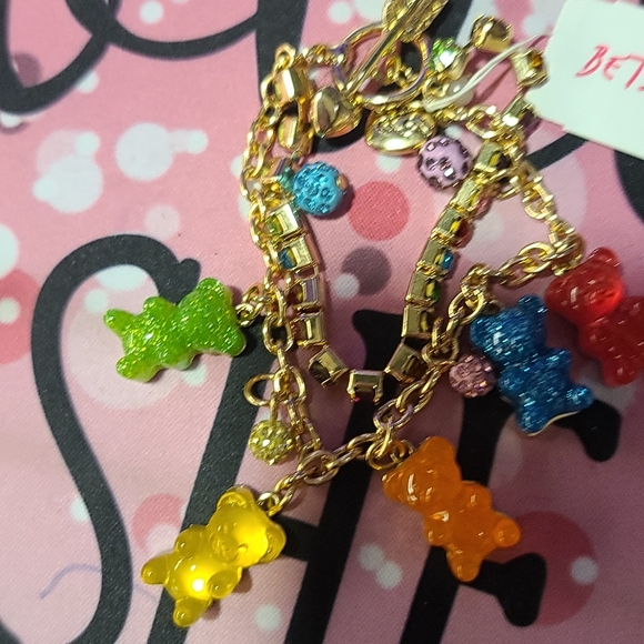 COPY - Betsey johnson gummy bear bracelet - Picture 2 of 5